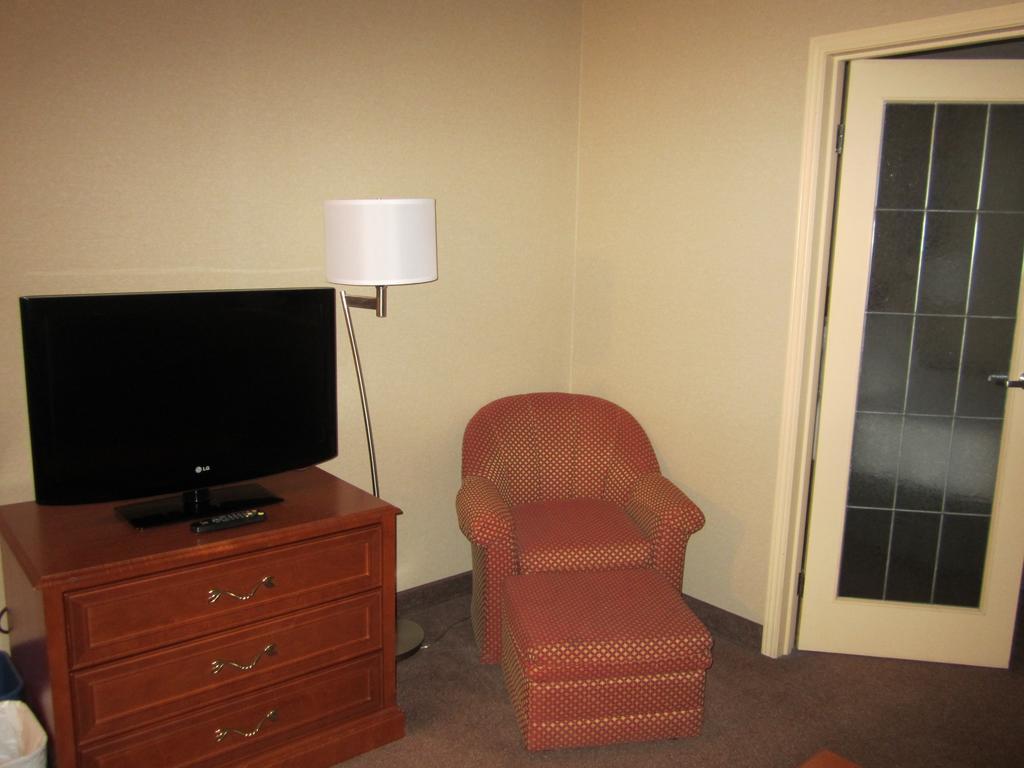 Super 8 By Wyndham Fort St. John Bc Extérieur photo