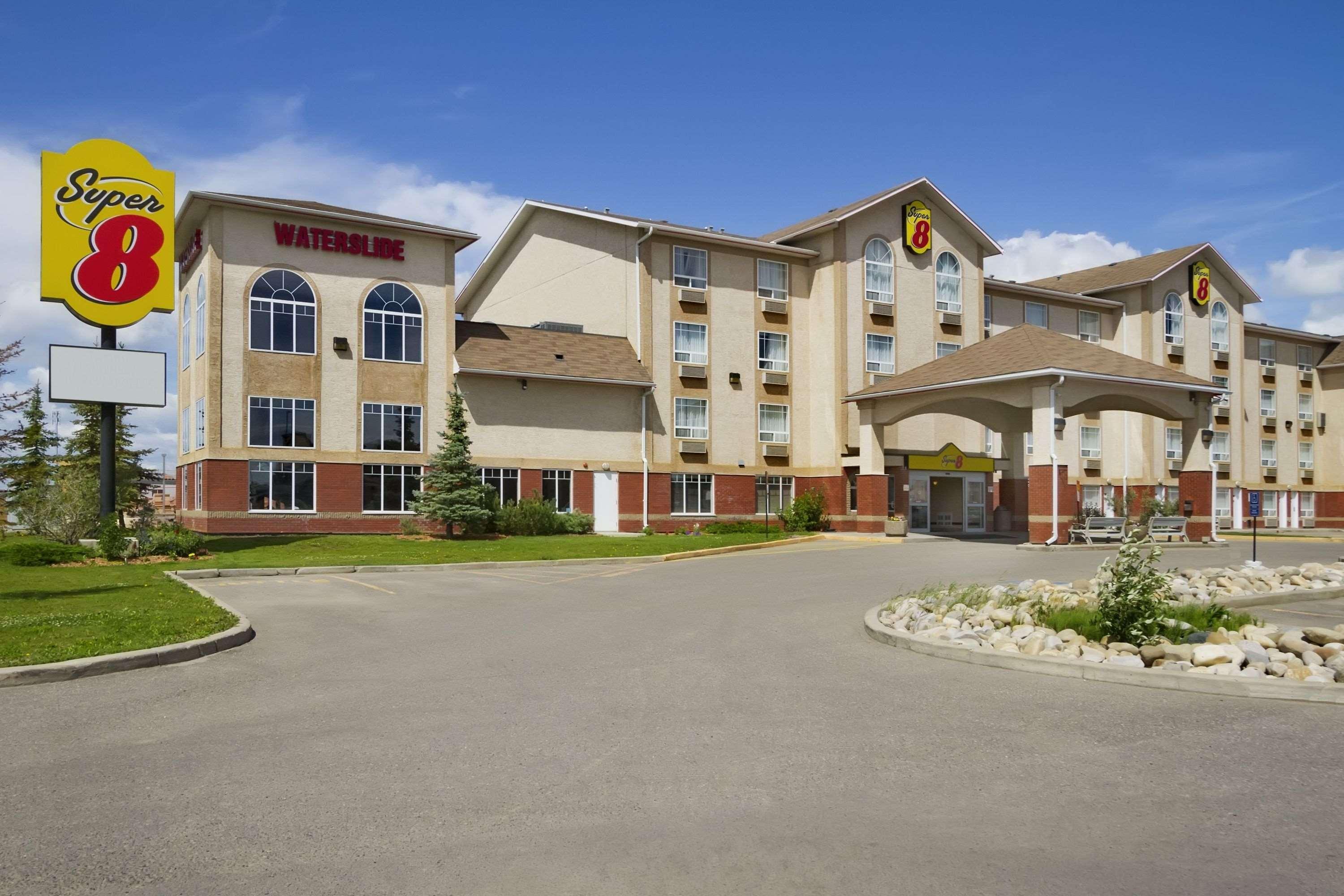 Super 8 By Wyndham Fort St. John Bc Extérieur photo